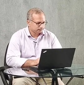 Dr. Anil Suri